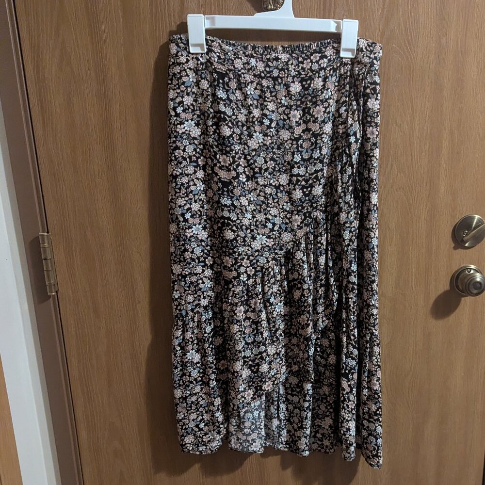 Downeast Black and Floral Wrap Skirt, L